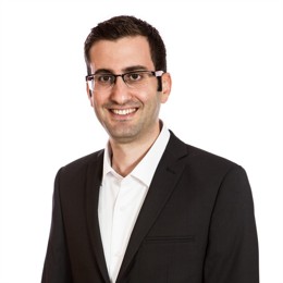 特斯拉股价下跌超过3%，影响纳斯达克100指数走势